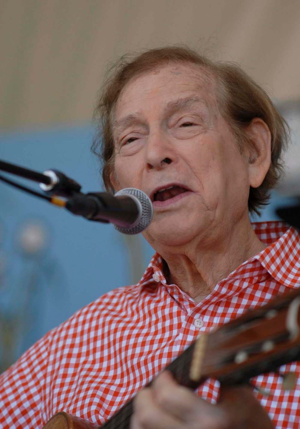 BERT LUIT / WINNIPEG FOLK FESTIVAL
Oscar Brand performs at the 2010 Winnipeg Folk Festival. He performed at the inaugural festival in 1974.