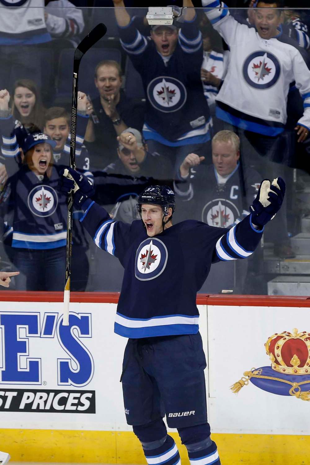 John Woods / The Canadian Press
Winnipeg Jets' Tyler Myers (57) celebrates his goal during first period NHL hockey action in Winnipeg on Thursday, October 27, 2016.