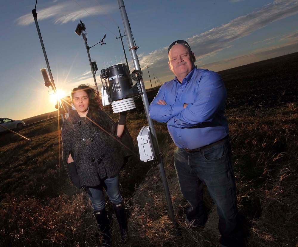 PHIL HOSSACK / WINNIPEG FREE PRESS
Suzi Bonk and Guy Ash, founders of Precision Weather Solutions, are offering WxAgrios, a product that allows those with John Deere tractors to receive site-specific weather information.