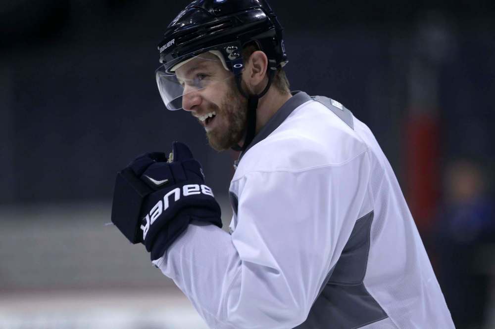 JOE BRYKSA / WINNIPEG FREE PRESS
Bryan Little practised without restrictions at MTS Centre and pronounced himself ready to play Tuesday night when the Jets host the New Jersey Devils.