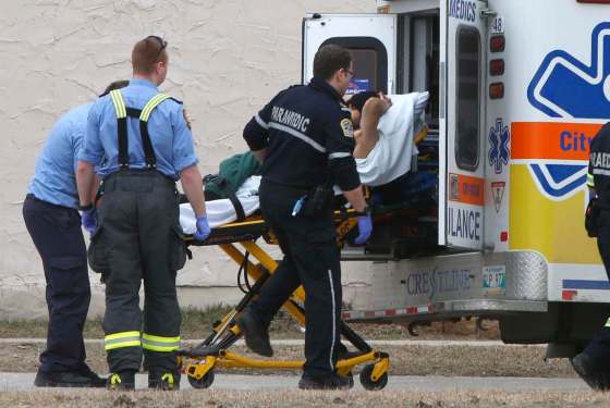 WAYNE GLOWACKI / FREE PRESS FILESIn Winnipeg ambulance fees will drop from an average of $522 to $475.