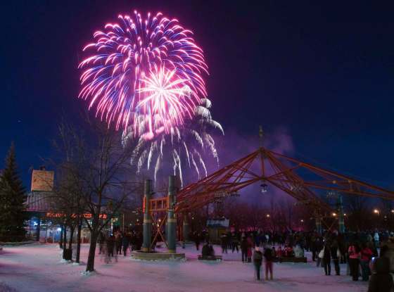 DAVID LIPNOWSKI / WINNIPEG FREE PRESS FILESPeople enjoy the New Year's Eve fireworks display at The Forks.
