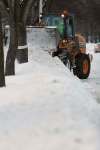 JOHN WOODS / WINNIPEG FREE PRESS FILES
Garbage and recycling collection is delayed as Winnipeggers dig out from a Christmas storm.