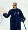 WAYNE GLOWACKI / WINNIPEG FREE PRESS
Jets head coach Paul Maurice shouts instructions to his players during practice at the MTS Centre.