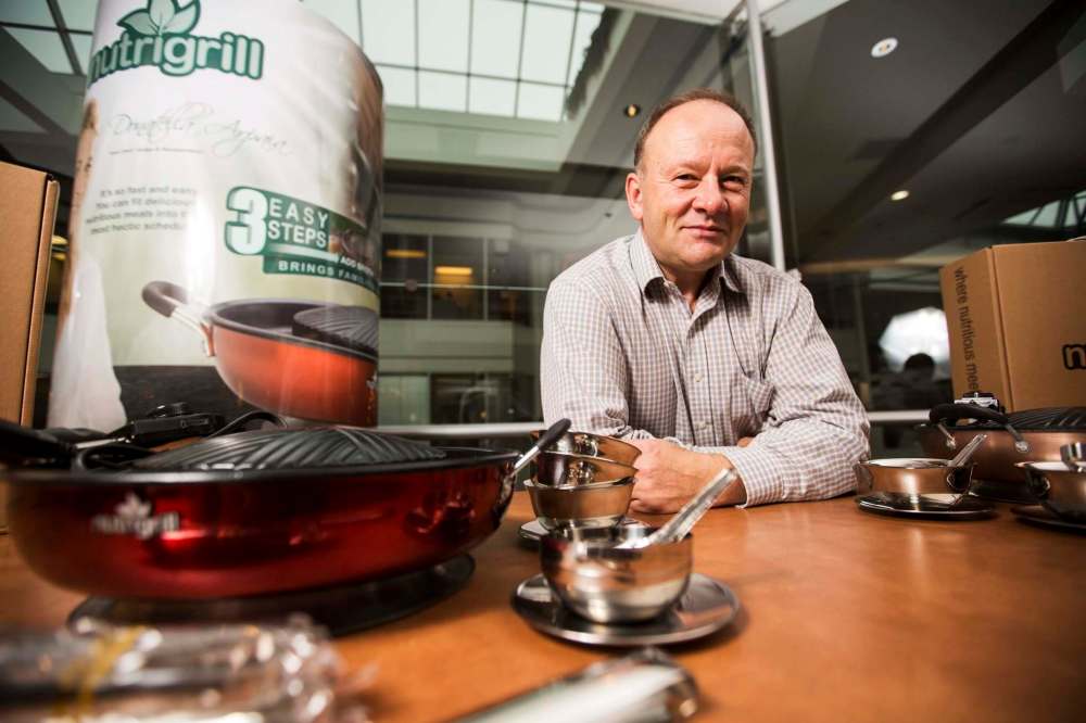 MIKAELA MACKENZIE / WINNIPEG FREE PRESS FILES
Inventor Phil Poetker is trying to line up retailers to carry his Nutrigrill.