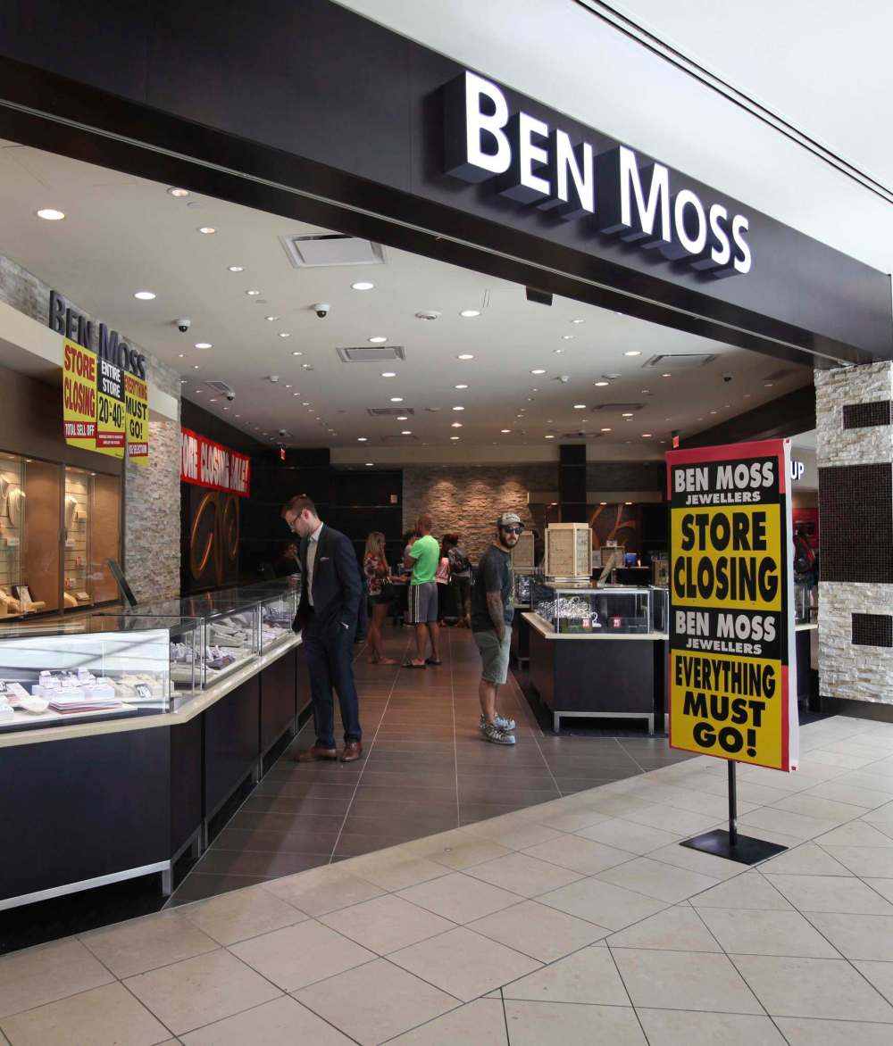 RUTH BONNEVILLE / WINNIPEG FREE PRESS FILES
The Ben Moss Jewellers store in Polo Park Shopping Centre which closed in August of 2016, has re-opened under new ownership.