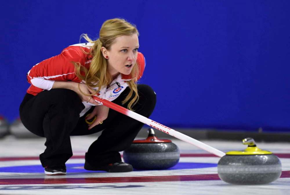 Sean Kilpatrick / The Canadian Press
Canada's skip Chelsea Carey calls the shot while taking on Nova Scotia in the 3rd draw of the Scotties Tournament of Hearts in St. Catharines, Ont., on Sunday.