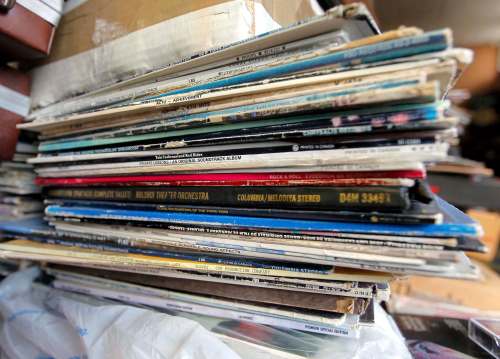 BORIS MINKEVICH / WINNIPEG FREE PRESS
Old records in the Sound Exchange at 557 Portage Ave.