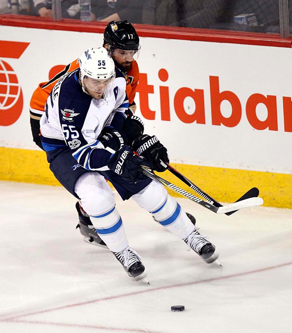 PHIL HOSSACK /WINNIPEG FREE PRESS
Winnipeg Jets' Mark Scheifele scored the overtime winner to lift the Jets past the Ducks 4-3, Thursday.