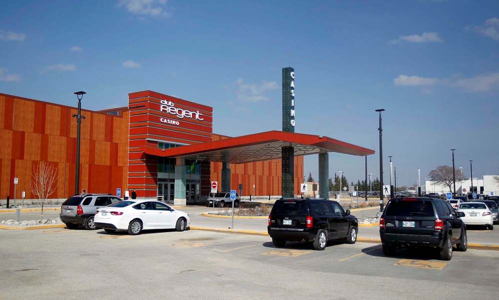 PHIL HOSSACK / WINNIPEG FREE PRESS
Cars are sparse in the parking lot of Club Regent, despite Manitoba casinos being open Good Friday for the first time.