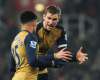 RUI VIEIRA / ASSOCIATED PRESS FILES
Arsenal’s captain Per Mertesacker, right, and Alex Oxlade-Chamberlain and need a miracle to merely qualify for the Champions League.
