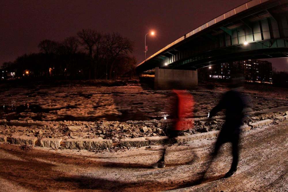 MIKE DEAL / WINNIPEG FREE PRESS FILES
The Assiniboine River just east of the Donald Street Bridge where a sixteen-year-old girl was attacked in November 2014.