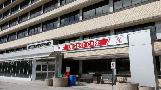 WAYNE GLOWACKI / WINNIPEG FREE PRESSThe Misericordia Health Centre, the Urgent Care entrance.