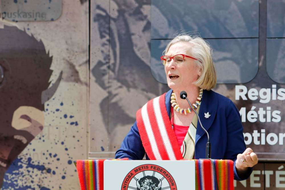 JUSTIN SAMANSKI-LANGILLE / WINNIPEG FREE PRESS FILES
Indigenous and Northern Affairs MInister Carolyn Bennett confirmed on Monday that the federal government will be granting Nutrition North subsidies to help offset higher food costs for the residents of Churchill due to the closure of their rail line this spring.
