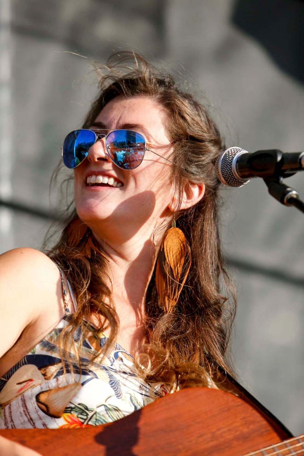 JUSTIN SAMANSKI-LANGILLE / WINNIPEG FREE PRESS
Local soul-folk artist Carly Dow hit the stage Thursday.