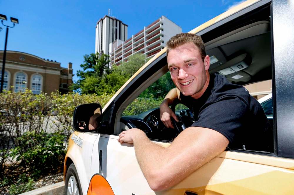 JUSTIN SAMANSKI-LANGILLE / WINNIPEG FREE PRESS
Steve Nikkel, owner of the new Winnipeg franchise of Driverseat in his company van. The service is a year-round version of Operation RedNose, where employees will pick you up at the end of the night and drive you home in your own car.