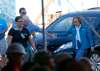WAYNE GLOWACKI / WINNIPEG FREE PRESS
Former U.S. president Jimmy Carter and Rosalynn are greeted by volunteers on Lyle Street Friday morning part of the Habitat for Humanity’s 34th Jimmy and Rosalynn Carter Work Project.