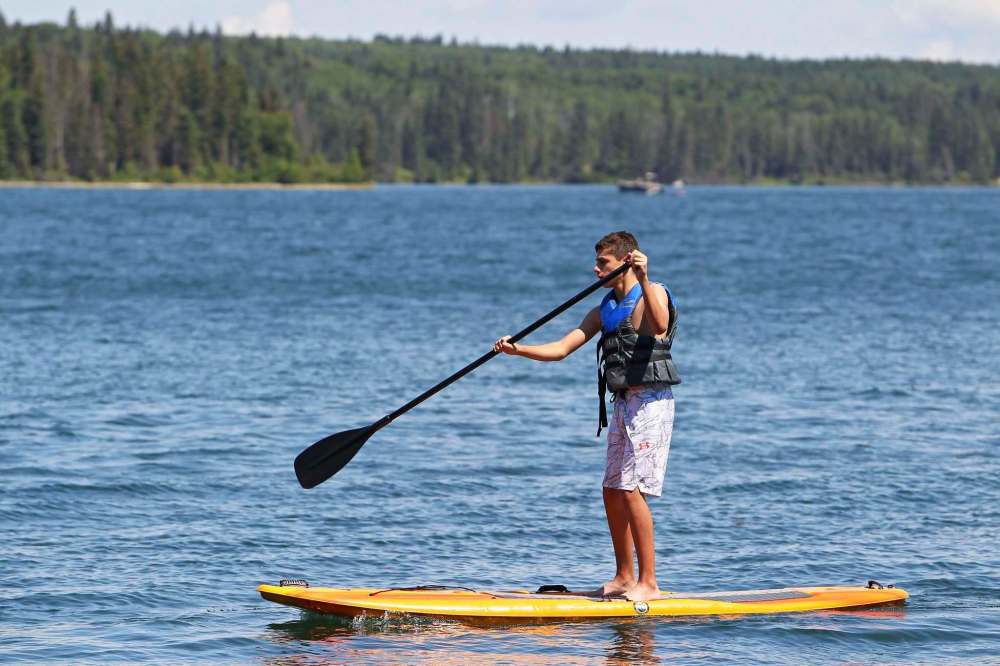 Tim Smith/The Brandon Sun files
Parks Canada previously said it would return to its 2023 policy of one boat, one lake. Whereby, boaters select a lake and only use that body of water for the rest of the season. If the boat is taken out of a lake, it must be decontaminated and pass an Aquatic Invasive Species inspection before it can be launched elsewhere.
