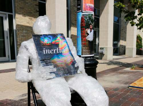 JUSTIN SAMANSKI-LANGILLE / WINNIPEG FREE PRESS
A life-size body made out of plastic bags is seen holding a poster for the Fringe Fest show 