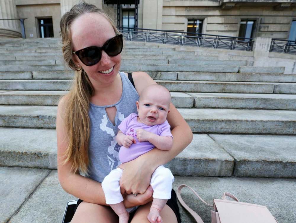 JUSTIN SAMANSKI-LANGILLE / WINNIPEG FREE PRESS
Robyn Liddle and her daughter