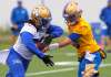 BORIS MINKEVICH / WINNIPEG FREE PRESS
Timothy Flanders (left) was inserted into the Week 7 lineup to provide an extra offensive punch, carrying the ball three times for 40 yards in a victory over the Ottawa Redbacks.