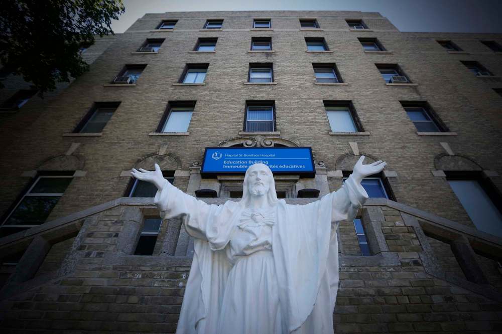 JOHN WOODS / WINNIPEG FREE PRESS FILES
The Winnipeg Regional Health Authority is seeking a consultant to report back this fall with a detailed plan for a renovation of the St. Boniface Hospital.