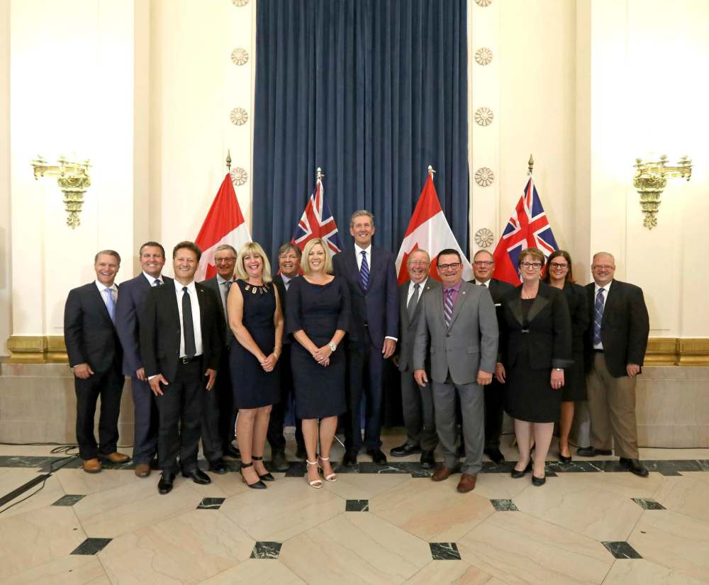 RUTH / BONNEVILLE WINNIPEG FREE PRESS
Premier Brian Pallister with ministers after cabinet shuffle Thursday.