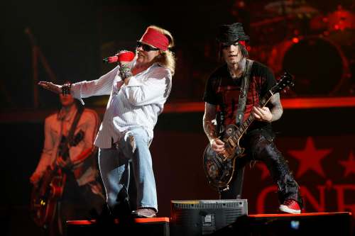 BORIS MINKEVICH / FREE PRESS FILES
Axl Rose during A Guns N&rsquo; Roses concert in January 2010 at the MTS Centre.
