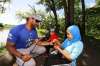 Dustin Byfuglien gives a hand while fishing. (Supplied)