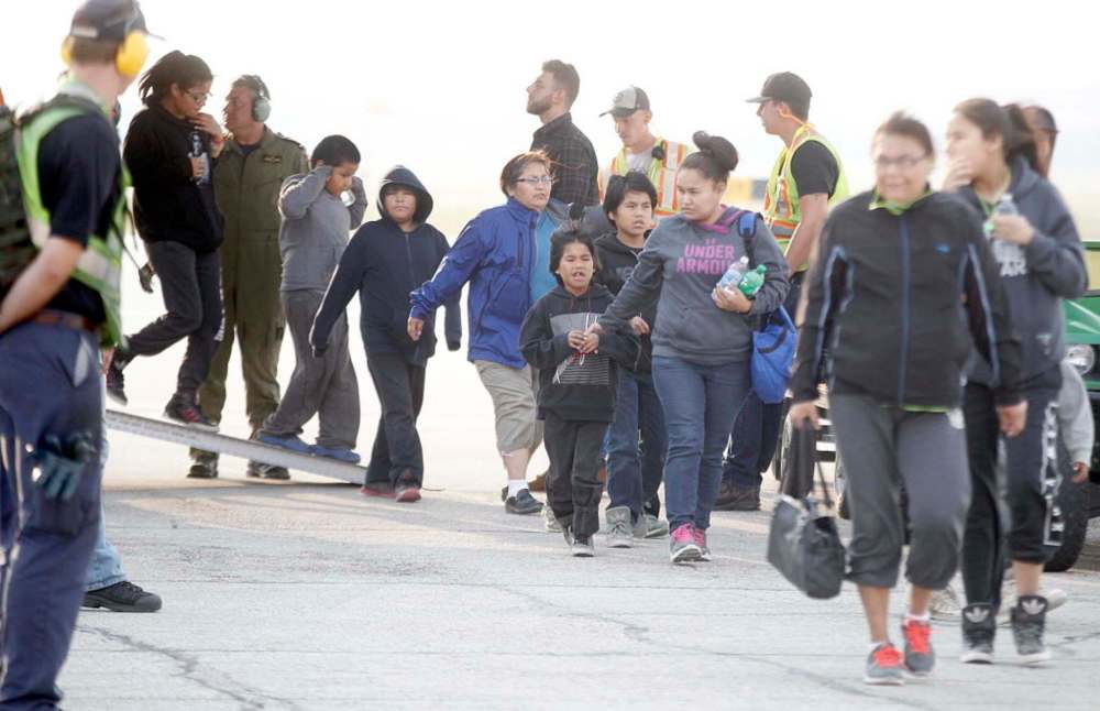 PHIL HOSSACK / WINNIPEG FREE PRESS
More northern Manitoba fire evacuees from Garden Hill First Nation are on their way to Winnipeg because of heavy smoke in the community.