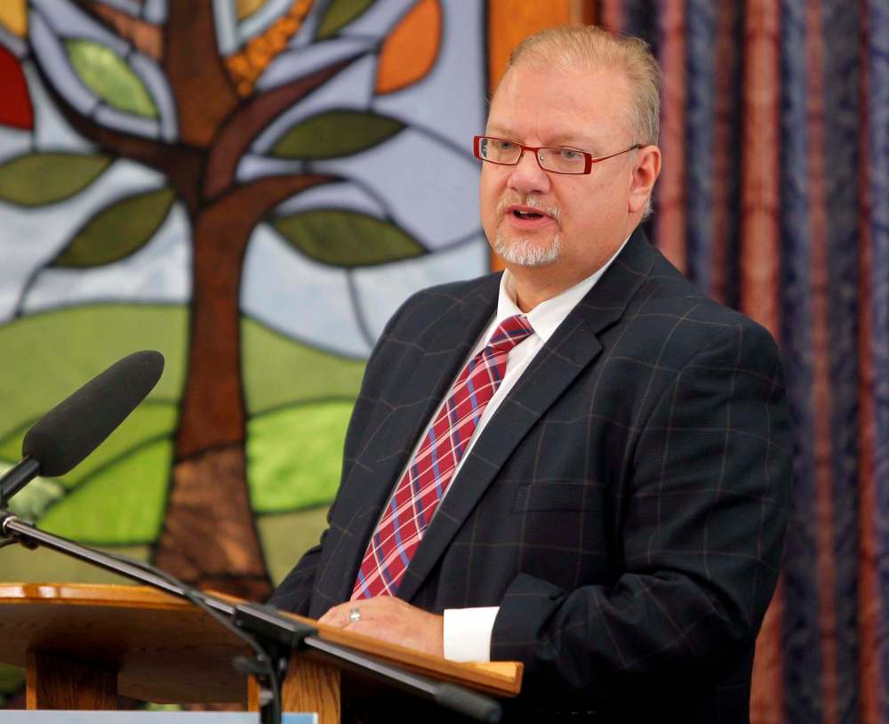 BORIS MINKEVICH / WINNIPEG FREE PRESS
Health, Seniors and Active Living Minister Kelvin Goertzen talks about the flu season at Concordia Place Personal Care Home.