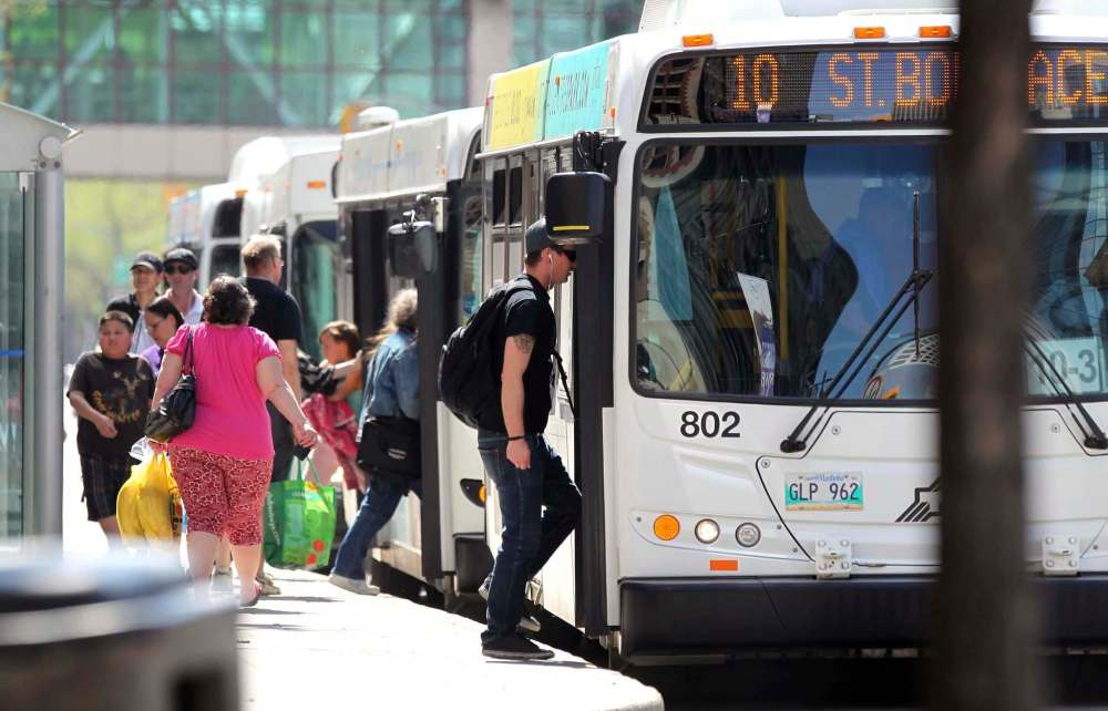 Ruth Bonneville / Winnipeg Free Press files
Winnipeg Transit is riding out a rough patch, with service cuts and higher fares under consideration for 2018 — on top of ironing out glitches in its Peggo electronic fare system.