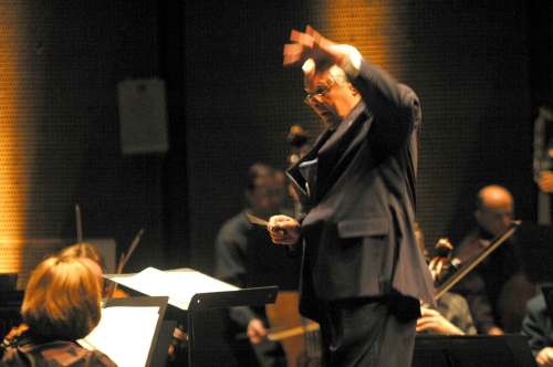 BORIS MINKEVICH / WINNIPEG FREE PRESS Files
Former Winnipeg Symphony Orchestra maestro was the youngest Canadian-born conductor to lead a major orchestra across Canada when he took over the WSO in 1958 at 34 years old.