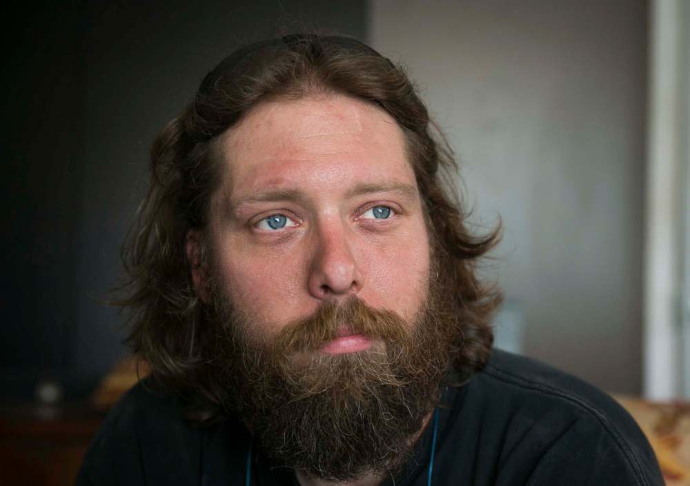 MELISSA TAIT / WINNIPEG FREE PRESS FILES
Ollie Ehrmantraut, who owns Ollie's Garage in East Kildonan, received a package that turned out to be a letter bomb allegedly sent by Guido Amsel.