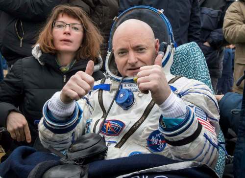 Bill Ingalls / NASA
Retired U.S. astronaut Scott Kelly&rsquo;s book has much in common with Canadian spaceman Chris Hadfield&rsquo;s An Astronaut&rsquo;s Guide to Life on Earth.