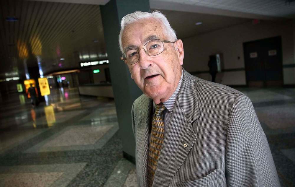 Mike Deal / Winnipeg Free Press Files
Ted Hughes outside the inquiry into the death of five-year-old Phoenix Sinclair on the last day of final submissions in 2013.