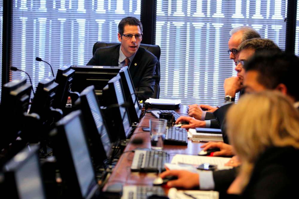 BORIS MINKEVICH/WINNIPEG FREE PRESS FILES
Mayor Brian Bowman at an executive policy comittee meeting.