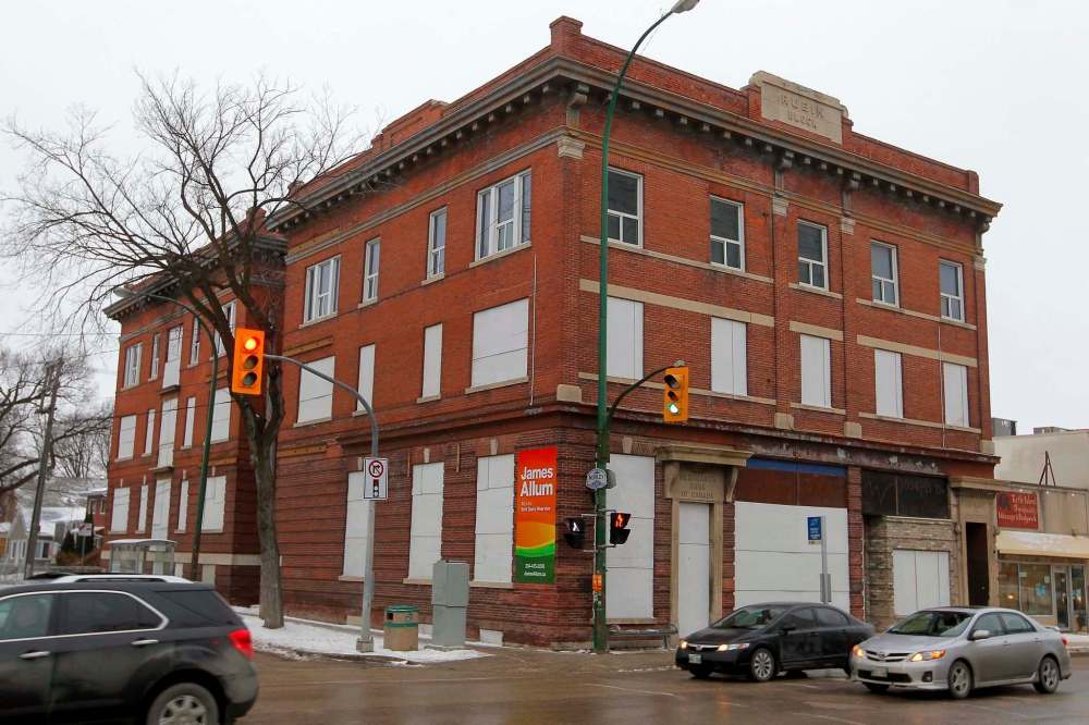 BORIS MINKEVICH / WINNIPEG FREE PRESS
In a last-ditch effort to save historic building, residents of South Osborne are hosting a public forum to discuss options for the redevelopment of the Rubin Block apartment buildings.
