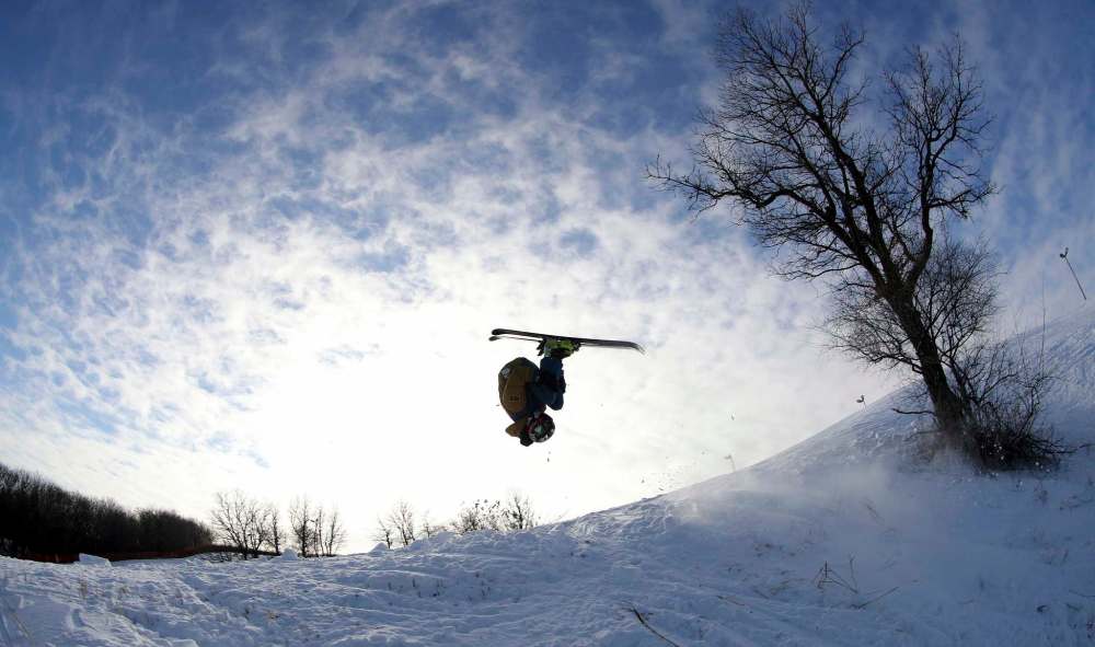 Stony Mountain ski hill gets jump on season opener Winnipeg Free Press