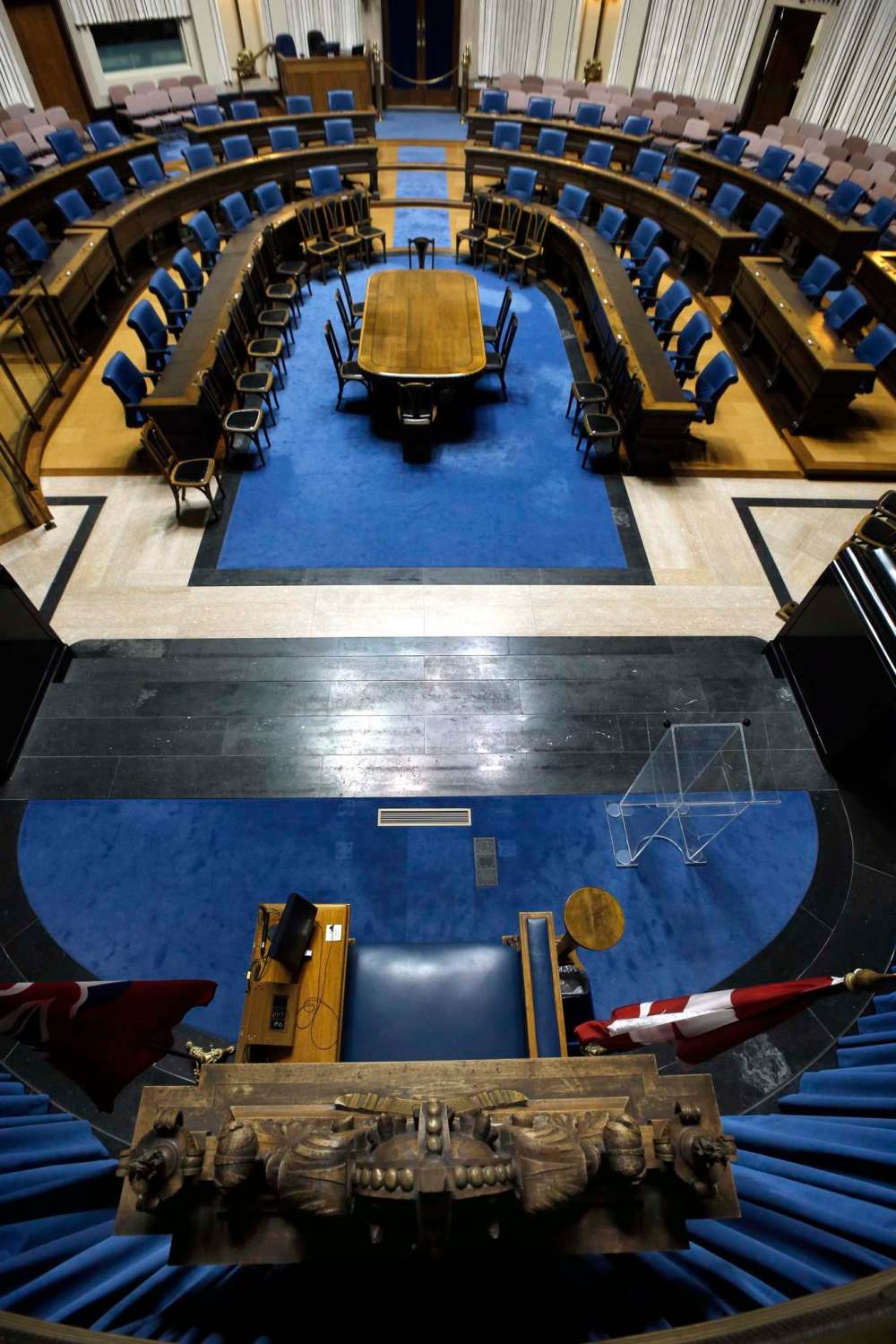 WAYNE GLOWACKI / WINNIPEG FREE PRESS
The Speakers chair in the Manitoba Legislature Chamber.