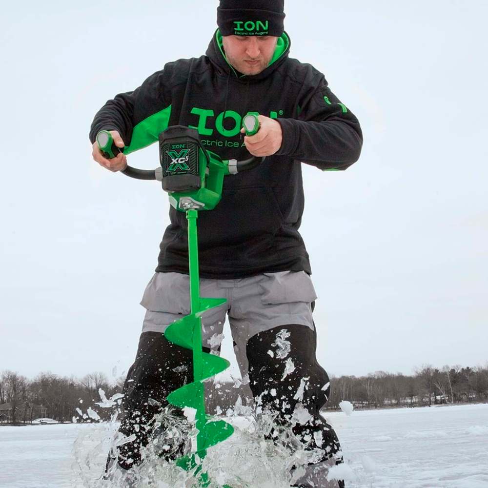 Don Lamont / Winnipeg Free Press
The new XC5 battery has over 60 per cent more capacity than previous ION batteries, allowing users to drill up to 41 metres of ice per charge.