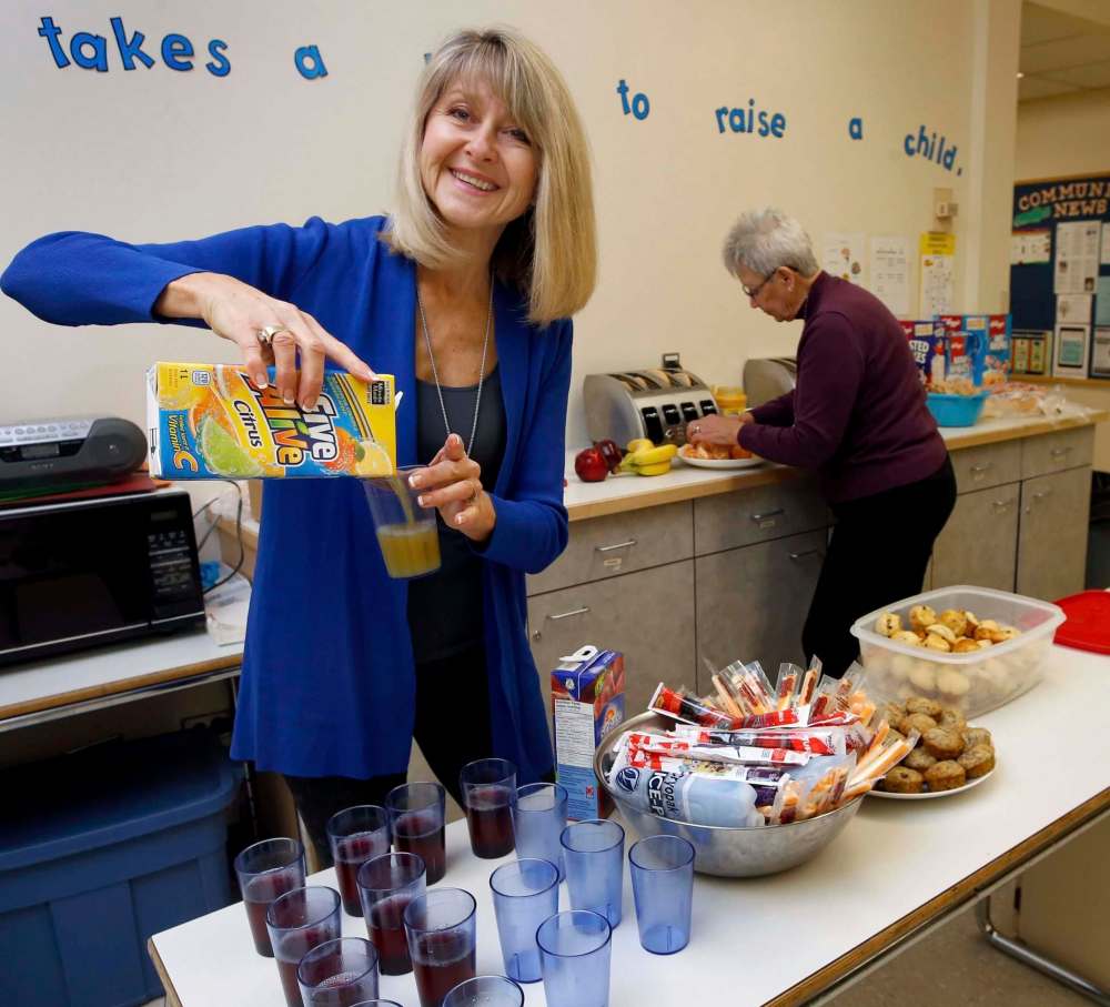 WAYNE GLOWACKI / WINNIPEG FREE PRESS
Ingrid Froese volunteers her time running the breakfast program at Bertrun E. Glavin Elementary School.