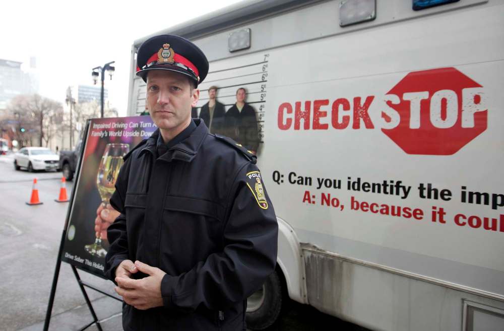 RUTH BONNEVILLE / WINNIPEG FREE PRESS
Const. Stephane Fontaine advised drivers to find another way home if they have been drinking.