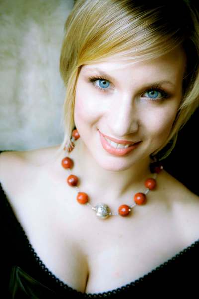Supplied
Winnipeg soprano Lara Ciekiewicz will star in Artists of Manitoba: Smiles of a Summer Night.