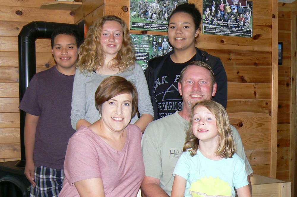 SUPPLIED
Karissa and Jon Warkentin with their four kids still living at home (the oldest, 20, is in the U.S. Army & posted in Germany) at their lodge in Waterhen, MB: son Gabe, 14, Grace, 17, Shataya, 18, and Karalynn, six.