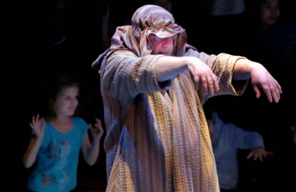 WAYNE GLOWACKI / WINNIPEG FREE PRESS
Doug Speirs as Shermy the Shepherd in MTYP’s Charlie Brown double bill.