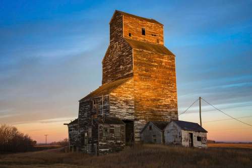 Bryan Scott photo
Decaying grain elevators like this one in Oberon are among the rural landmarks that haunt the pages of the latest collaboration between writer/reporter Bartley Kives and photographer Byran Scott.