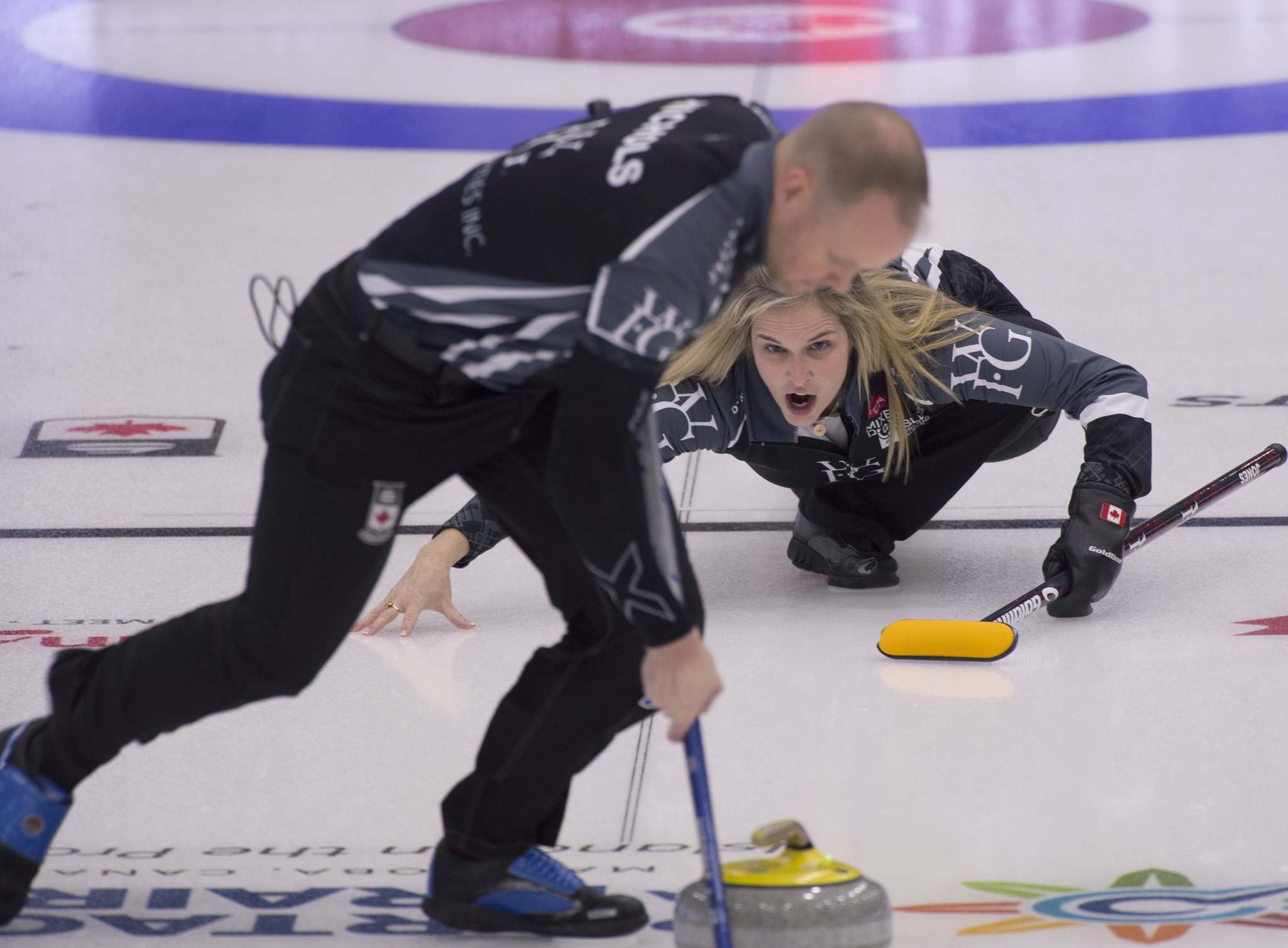 Mixeddoubles playoffs start with Jones win Winnipeg Free Press
