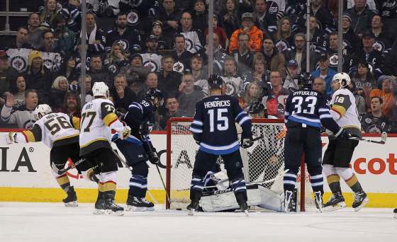 RUTH BONNEVILLE / WINNIPEG FREE PRESSVegas Golden Knights score against the Winnipeg Jets during the 2nd period making the score 2-1 for Vegas at Bell MTS Centre Thursday evening.