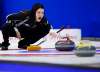 SESN KILPATRICK / THE CANADIAN PRESS
Wild Card team skip Kerri Einarson calls sweep while playing Ontario at the Scotties Tournament of Hearts in Penticton, B.C., on Thursday, Feb. 01, 2018.
